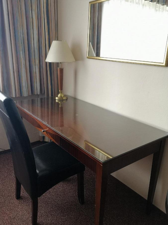 Apartment Hanspaulka Garden ปราก ภายนอก รูปภาพ