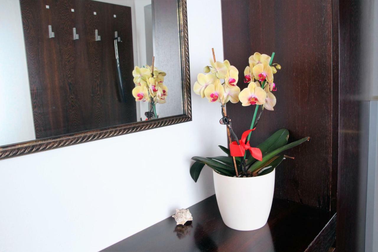 Apartment Hanspaulka Garden ปราก ภายนอก รูปภาพ